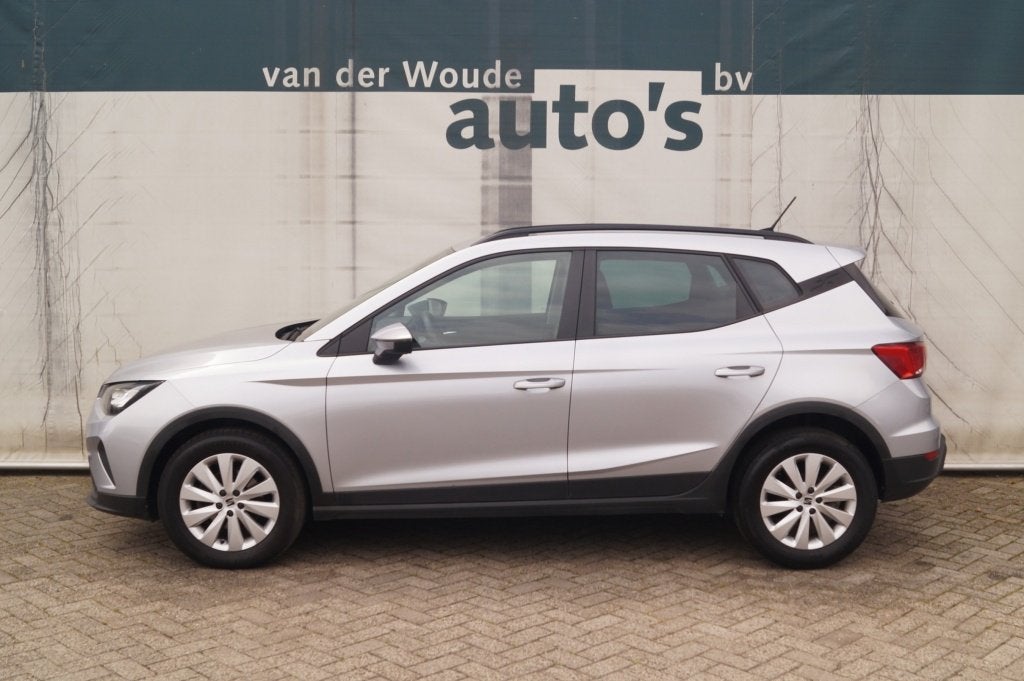 SEAT Arona 1.0 TSI 110pk DSG Style -NAVI-ECC-LED-PDC-, Auto's, Automaat, Stof, Gebruikt, Automatische klimaatregeling