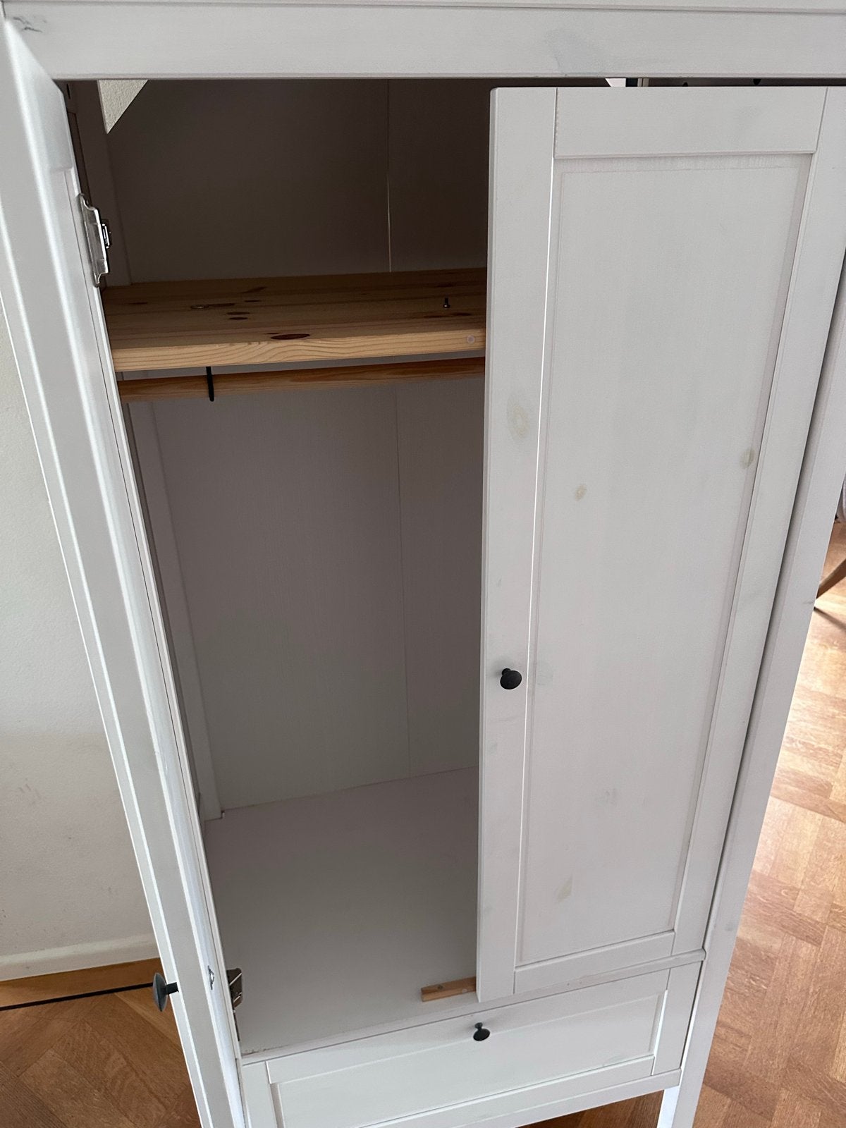 Witte ikea ‘sundvik’ kledingkast, Ophalen, Gebruikt, 50 tot 100 cm, Met lade(s)