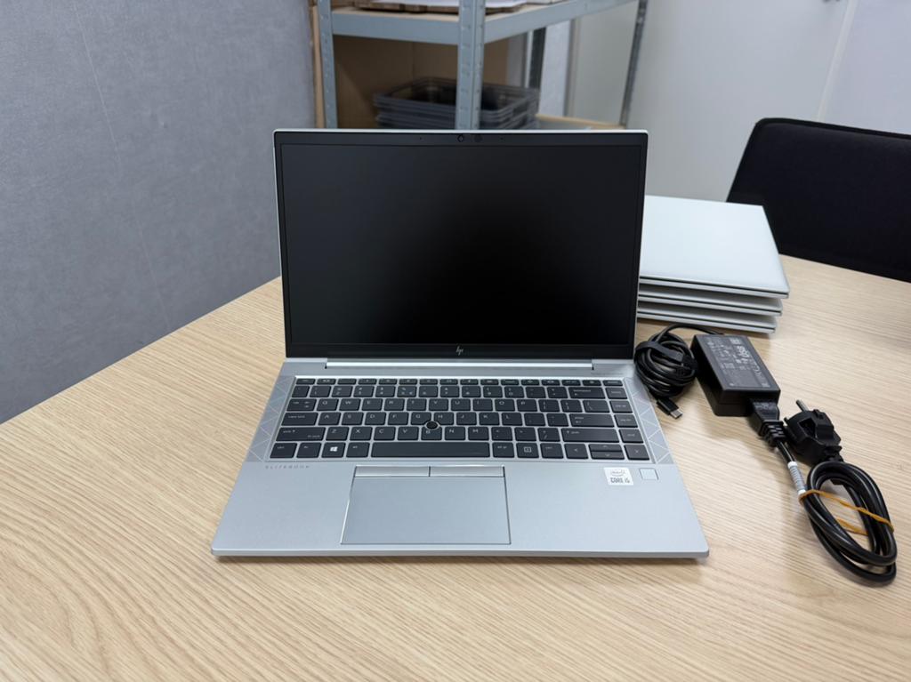 HP Laptop EliteBook 840 G7 + Office 365 Core-i5 256SSD Win11, 256 GB, Met videokaart, 2 tot 3 Ghz, Qwerty