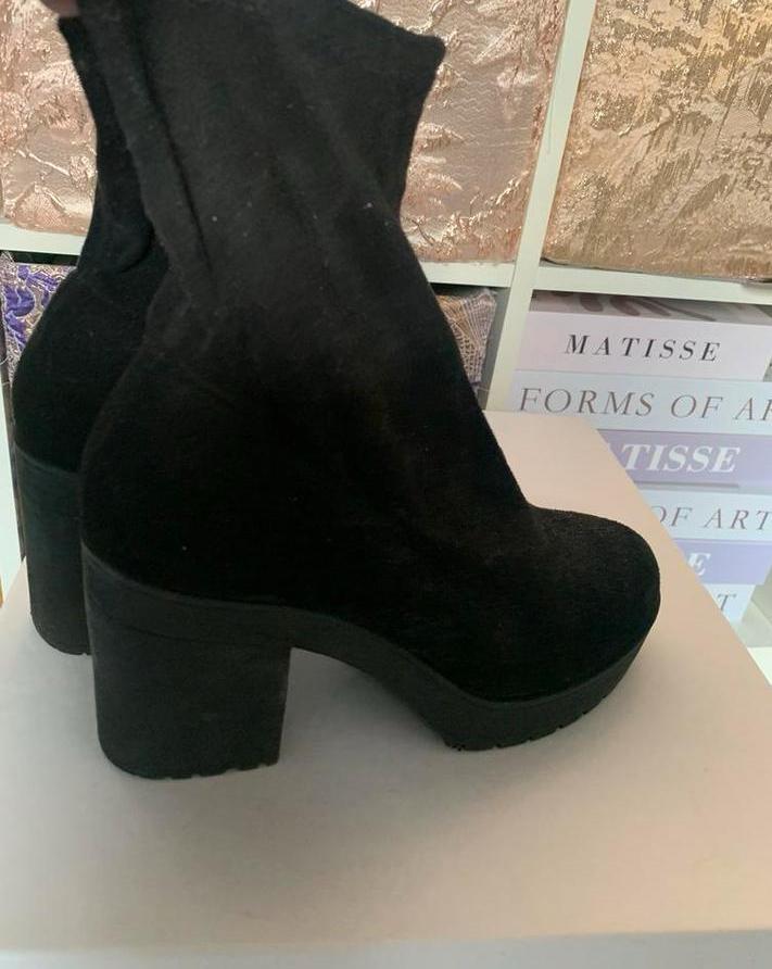 Zwarte laarzen Bershka maat 38, Ophalen of Verzenden, Zo goed als nieuw, Zwart, Hoge laarzen