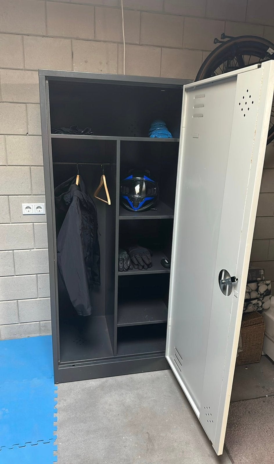 Locker / motorspullen kast / opslag kast, Ophalen, Gebruikt