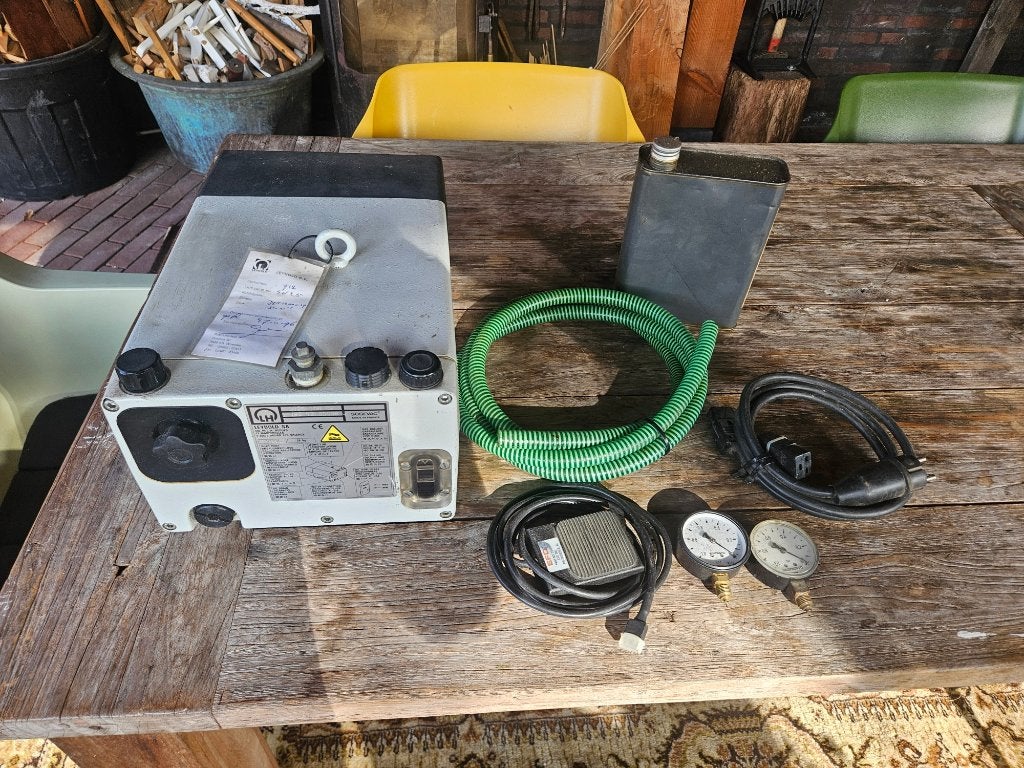 Leybold Sogevac SV25 Vacuümpomp - Gebruikt, Ophalen, Gebruikt, 100 liter of meer, 400 tot 800 liter/min