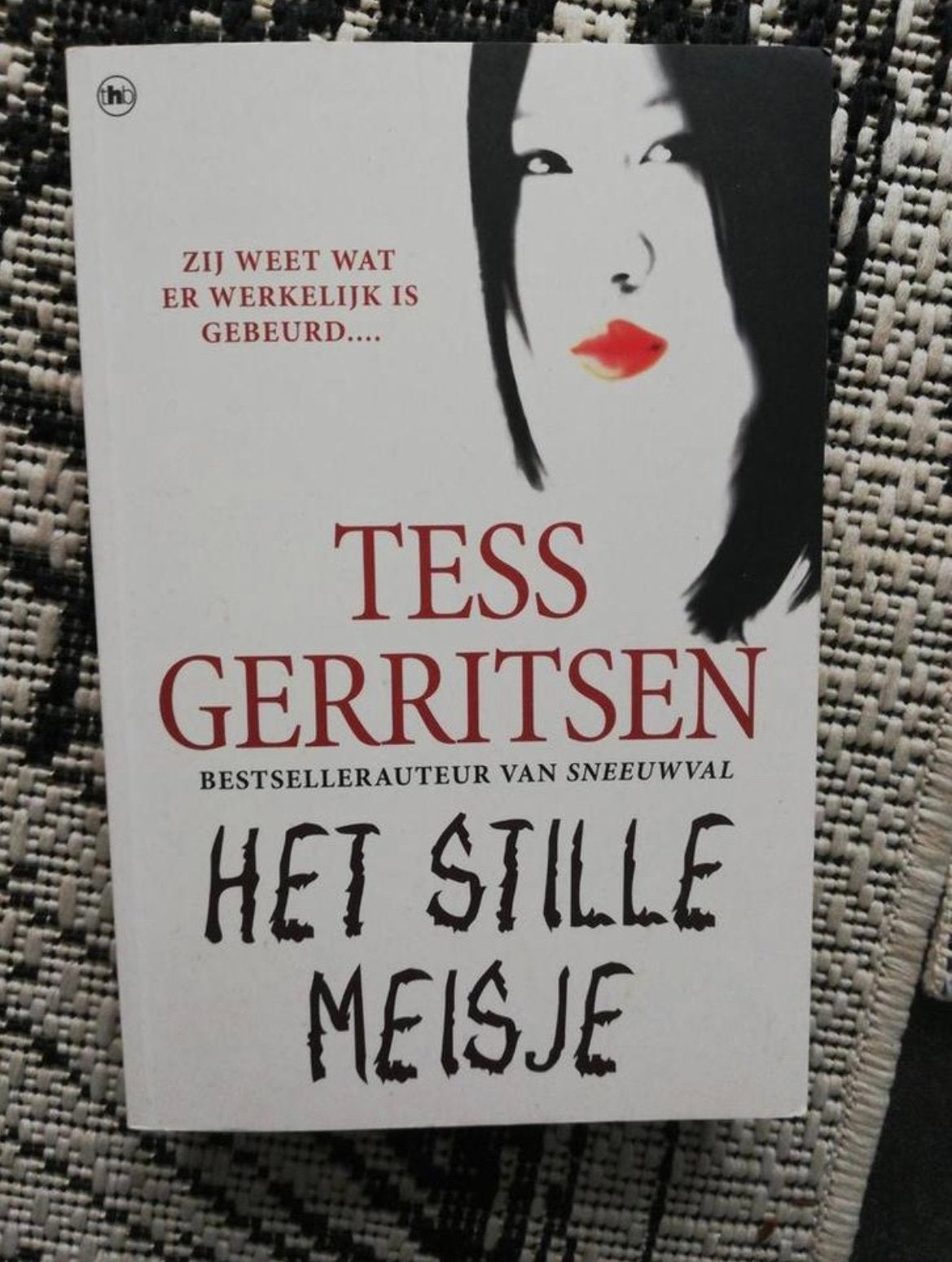 Het Stille Meisje - Tess Gerritsen (Thriller), Ophalen of Verzenden, Gelezen, Nederland