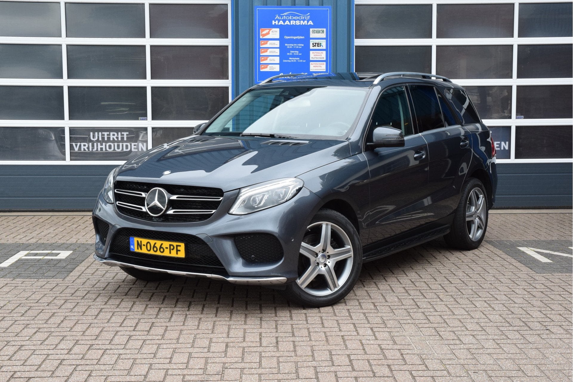 Mercedes-Benz GLE 350d - AMG -SCHUIFDAK - DISTRONIC - DEALER, Auto's, Mercedes-Benz, Automaat, 2950 kg, 15 km/l, Gebruikt