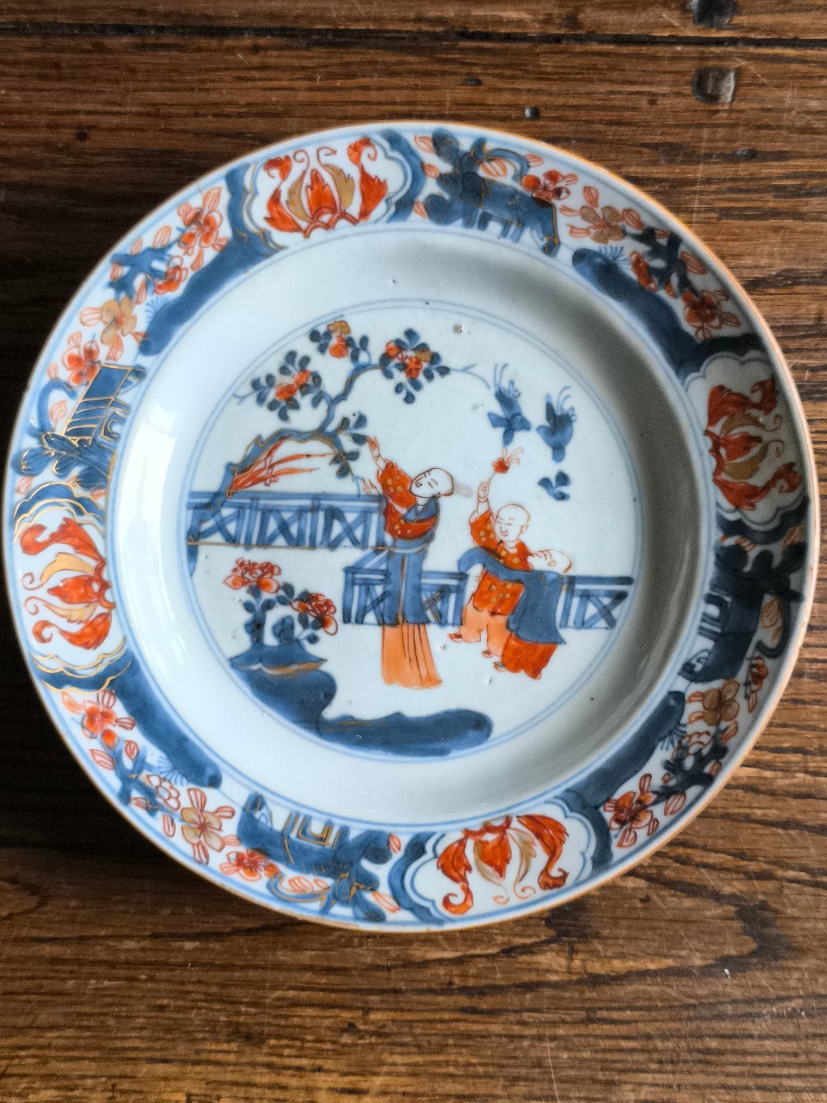 Antiek Chinees porseleinen bord met figuren, 21 cm, Ophalen of Verzenden