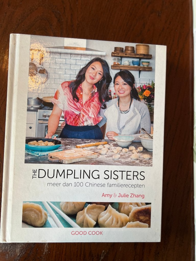 The Dumpling Sisters meer dan 100 Chinese familierecepten, Amy en Julie Zhang, Zo goed als nieuw, Overige typen, Azië en Oosters