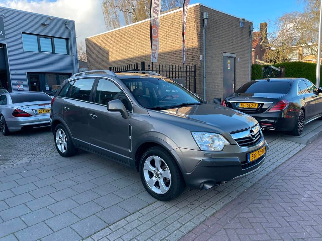 Opel Antara 3.2 V6 Cosmo 2e Eigenaar! Trekhaak Schuifdak NAP, Auto's, Opel, Automaat, 3195 cc, 2000 kg, Beige