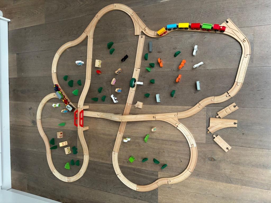 Grote houten treinbaan met veel accessoires | €30, Ophalen, Gebruikt, Overige typen