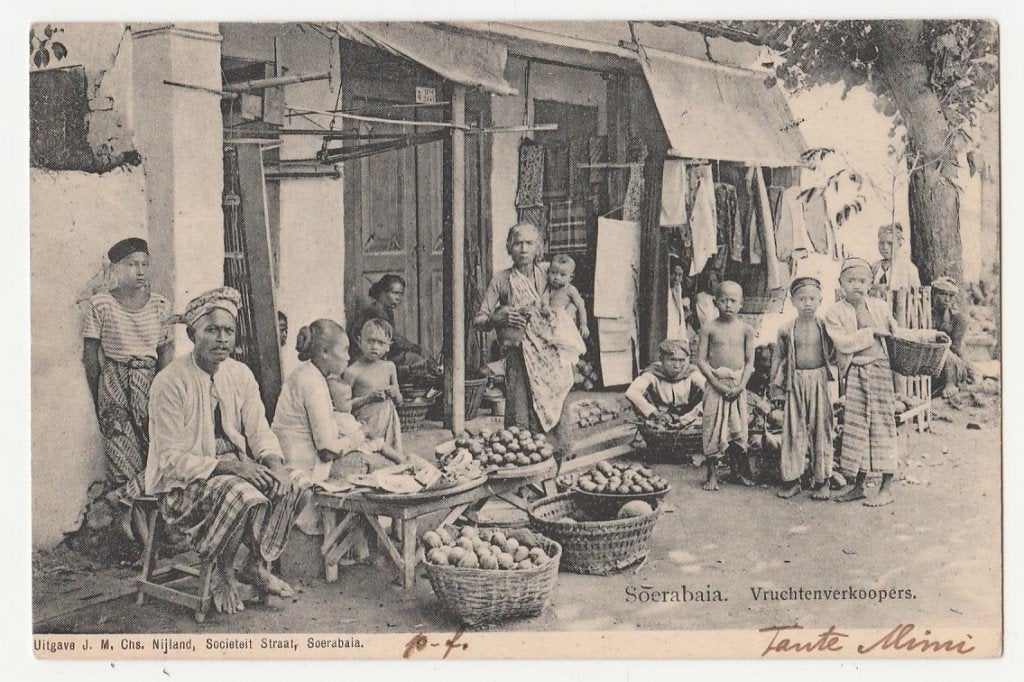 Ned. Indië.  Soerabaia.  Vruchtenverkopers.   Java., Verzenden, Voor 1920, Gelopen, Zuid-Holland