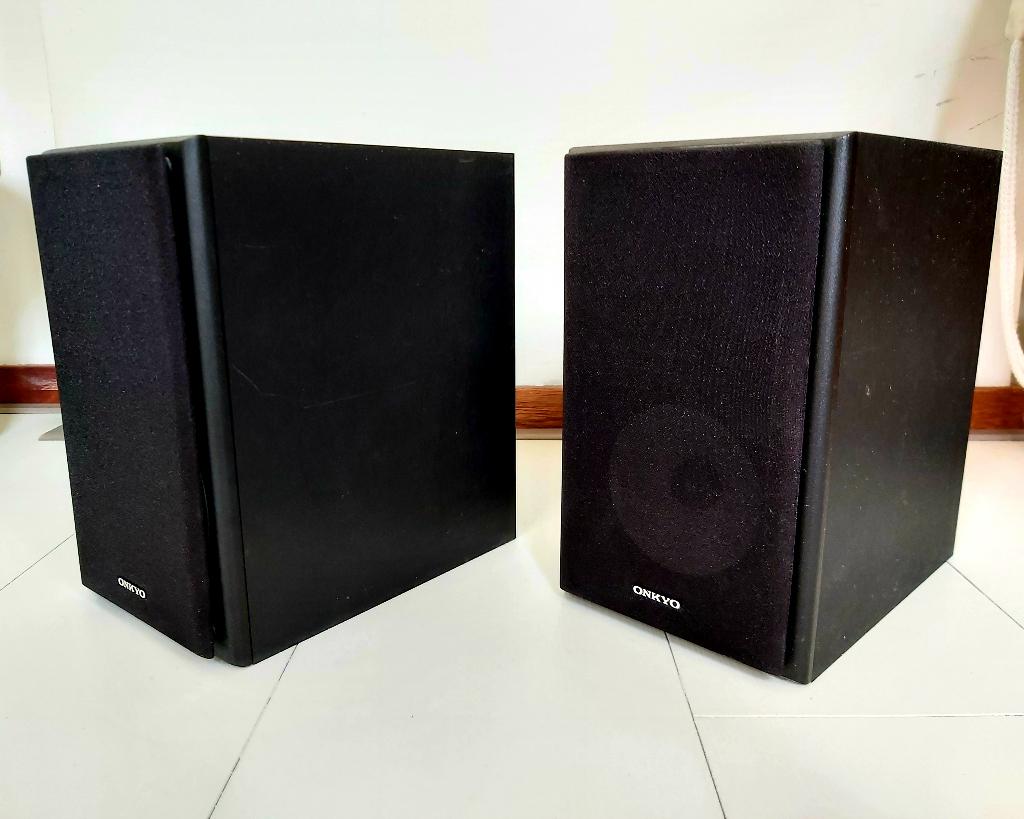 Onkyo D-045 passieve stereo speaker set, Audio, Tv en Foto, Luidsprekers, Zo goed als nieuw, 60 tot 120 watt, Front, Rear of Stereo speakers