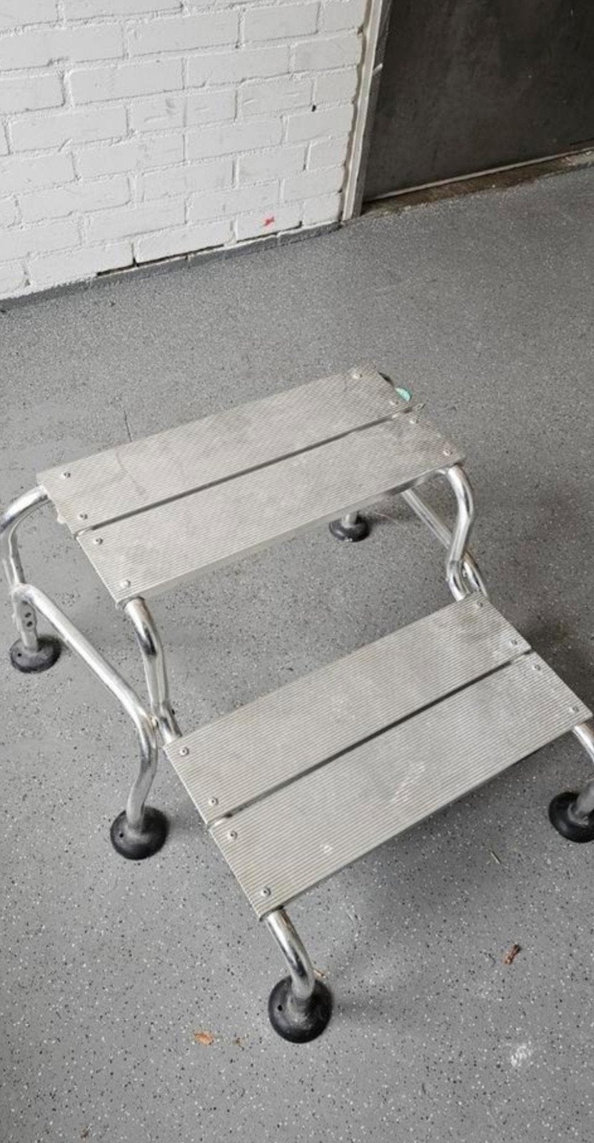 Aluminium camping opstap trapje zo goed als nieuw, Ophalen, Zo goed als nieuw