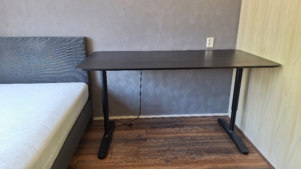 Ikea buro verstelbaar, Ophalen, 160 cm, In hoogte verstelbaar, Zo goed als nieuw