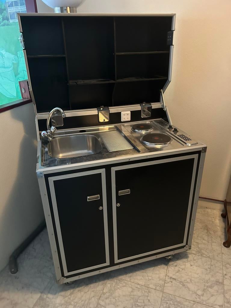 Kitcase noodkeuken verrijdbaar, Ophalen of Verzenden, Zo goed als nieuw, Campingstoel