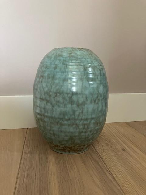 Grote keramieken vaas Wim Visser turquoise mid-century, Blauw, Aardewerk of Porselein, Ophalen of Verzenden, Zo goed als nieuw