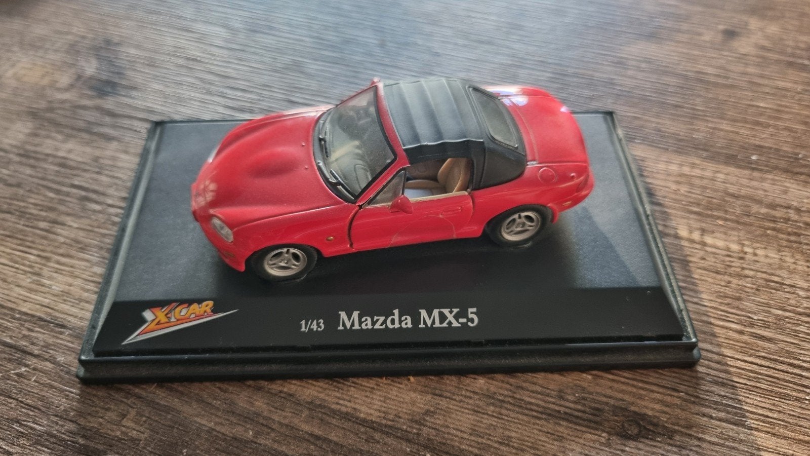 Mazda mx-5 nb rood, Hobby en Vrije tijd, Modelauto's | 1:43, Ophalen of Verzenden, Nieuw, Auto, Overige merken