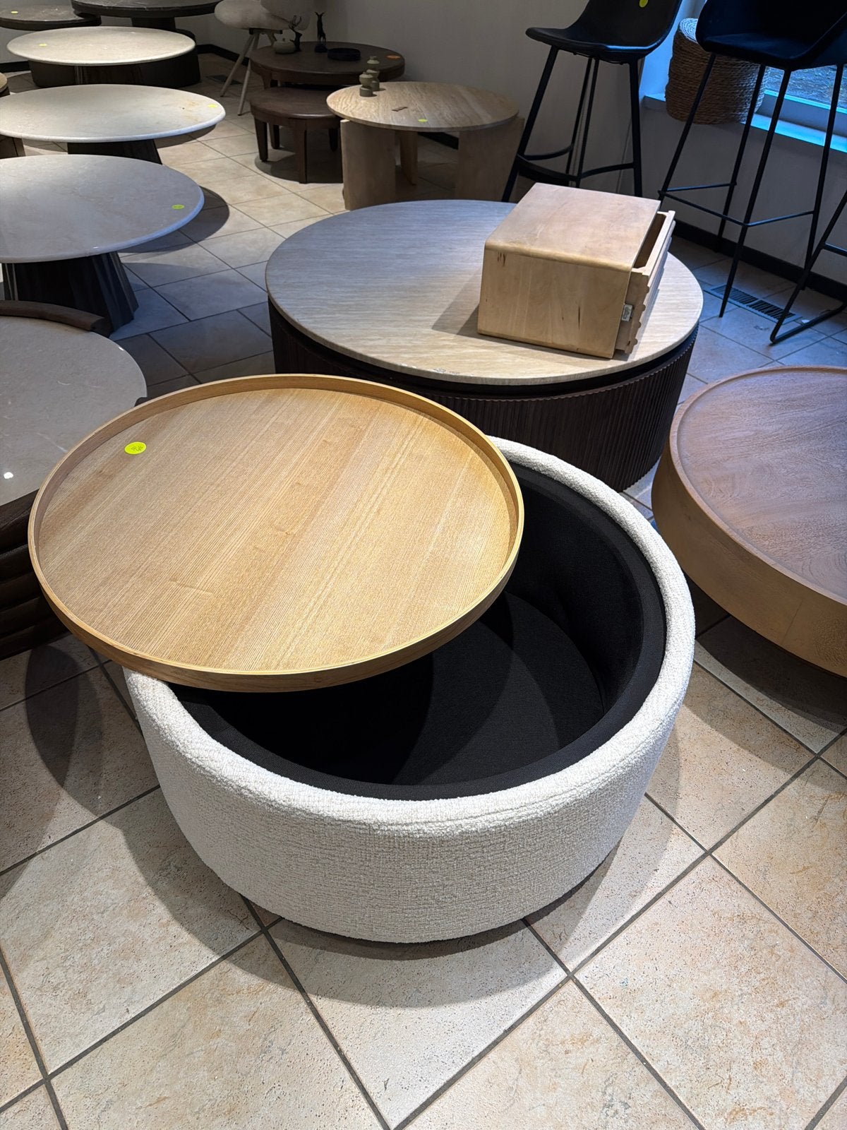 Salontafel Deja Living met opbergruimte, Huis en Inrichting, Tafels | Salontafels, Ophalen, 100 tot 150 cm, Rond, Nieuw