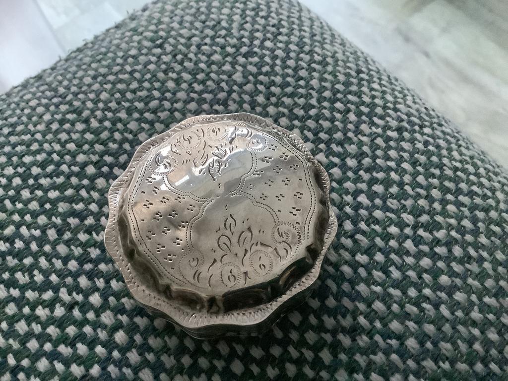 Antiek Zilver Pillendoosje, Ophalen of Verzenden, Zilver