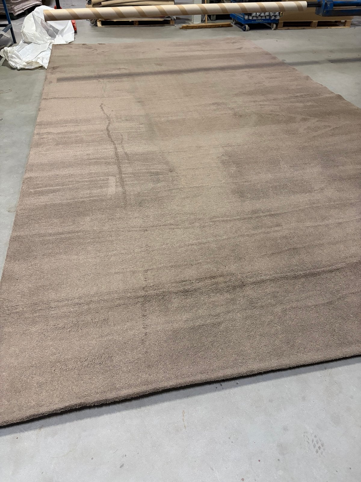 Groot vloerkleed 3.30 x 6.25 mtr - Gebruikt, Huis en Inrichting, Stoffering | Tapijten en Kleden, Gebruikt, Bruin, Katienstraat 18/5