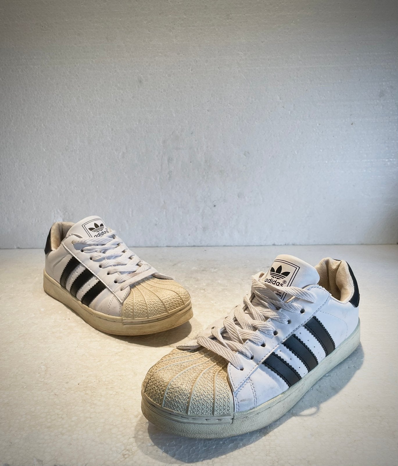 Adidas Superstar vintage gympen sneakers schoenen wit 38, Wit, Ophalen of Verzenden, Sneakers of Gympen, Gedragen
