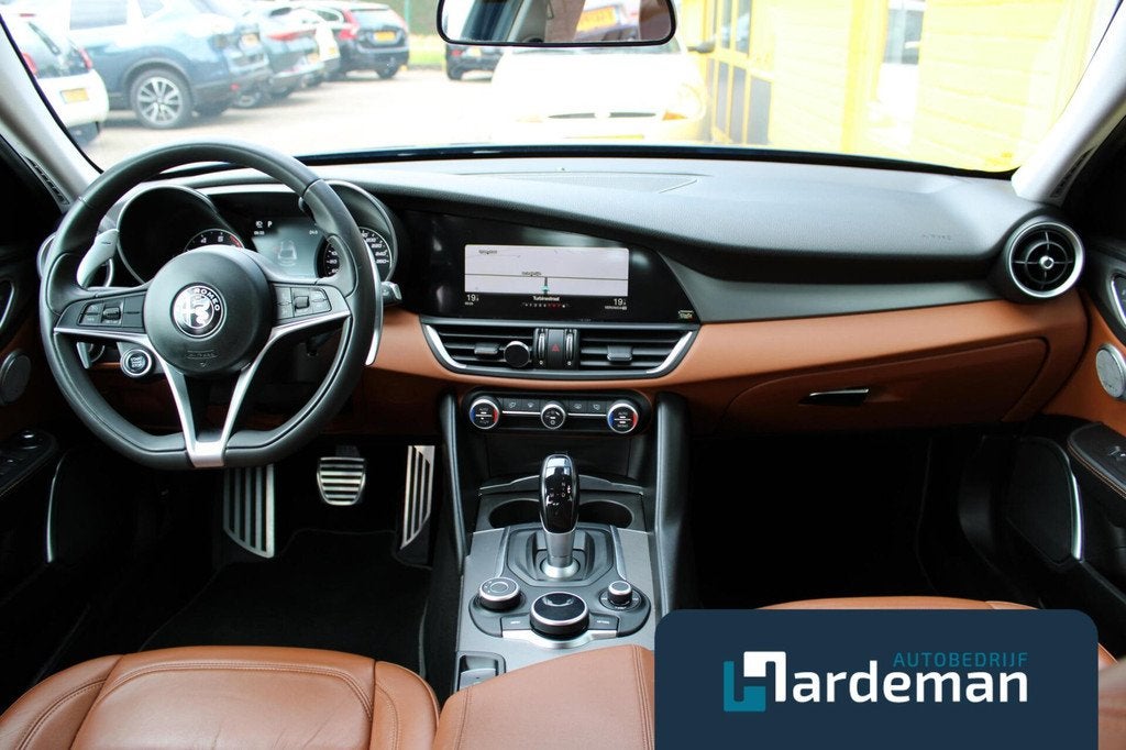 Alfa Romeo Giulia 2.0T 280PK H/K Leder Navi, Automaat, 745 kg, Achterwielaandrijving, Euro 6