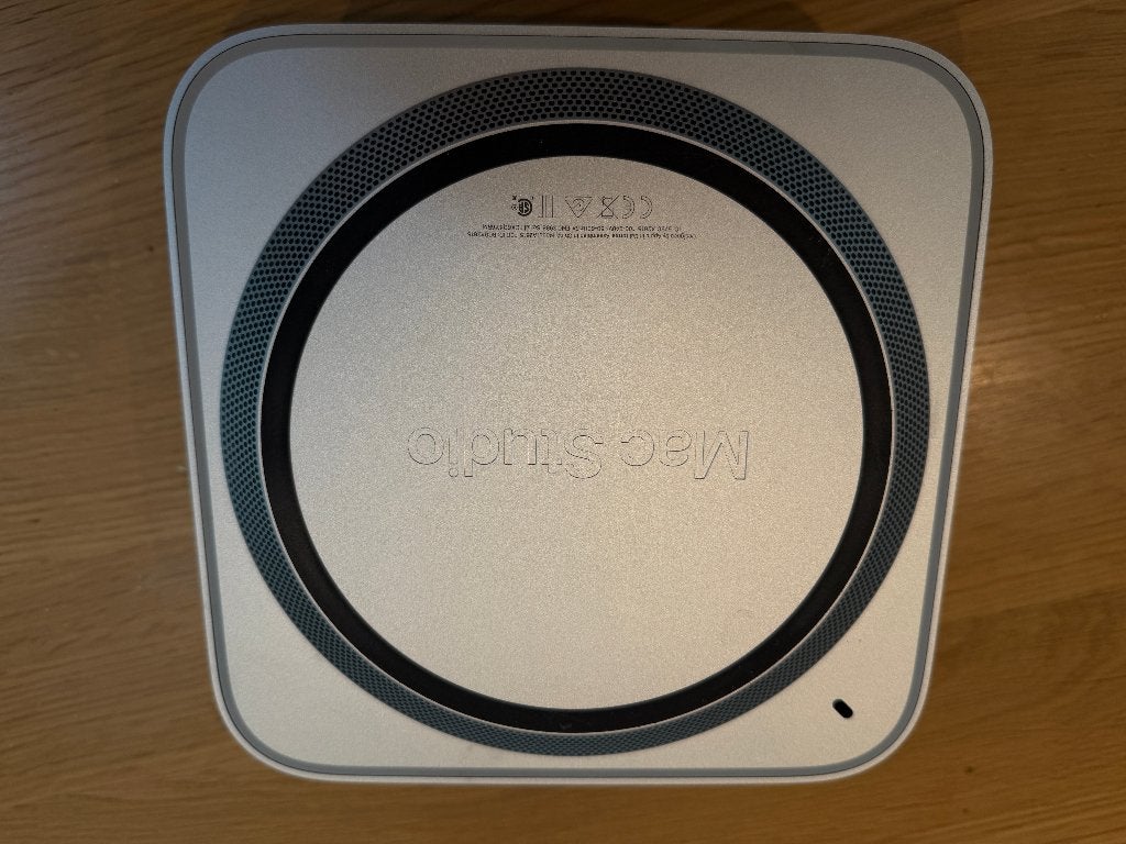 Foto 8 van Apple Mac Studio M1 Max 2TB SSD   24Core 32GB perfecte staat