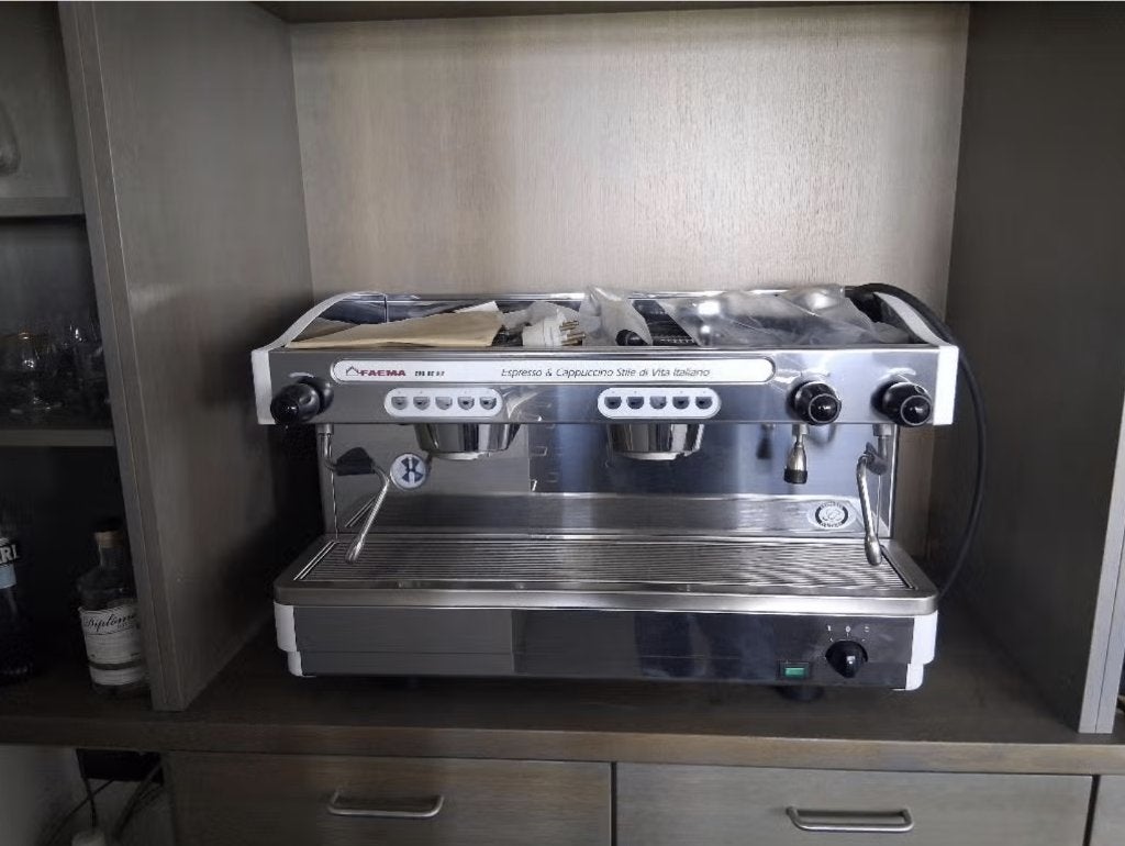 Faema e98 re 2 groeps espressomachine (nieuw), Ophalen, Nieuw, Espresso apparaat