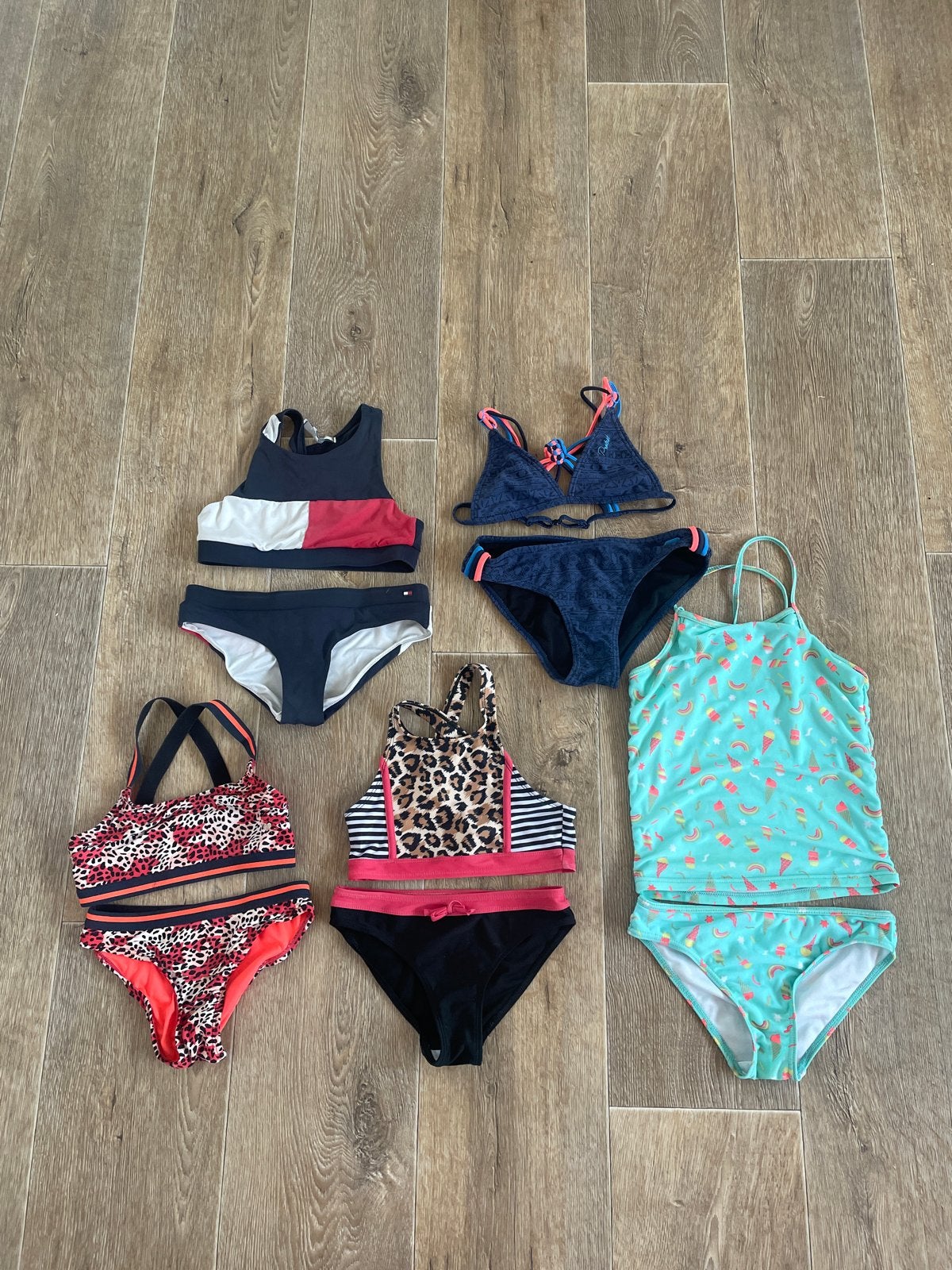 Zwemkleding meisjes: Tommy Hilfiger, Protest, HEMA bikini's, Kinderen en Baby's, Kinderkleding | Kinder-zwemkleding, Gebruikt