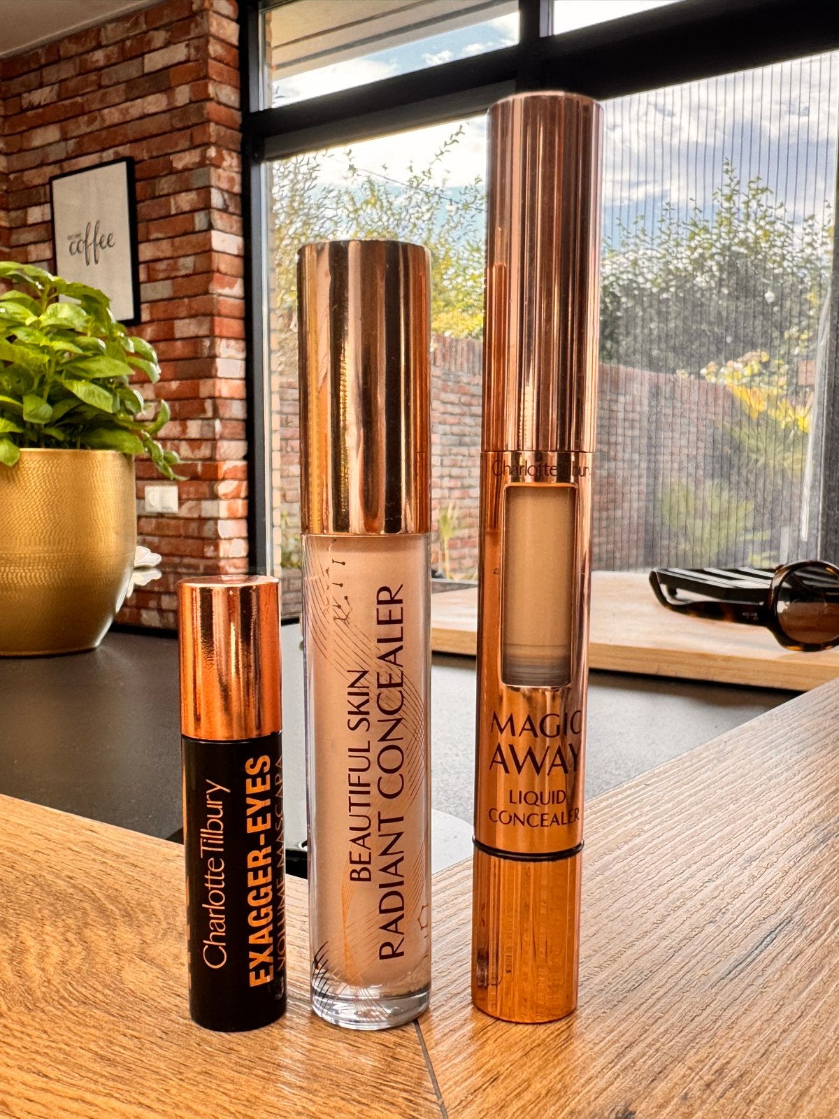 Charlotte Tilbury Concealers & Exagger-Eyes Mascara, Sieraden, Tassen en Uiterlijk, Overige kleuren, Nieuw, Make-up, Verzenden