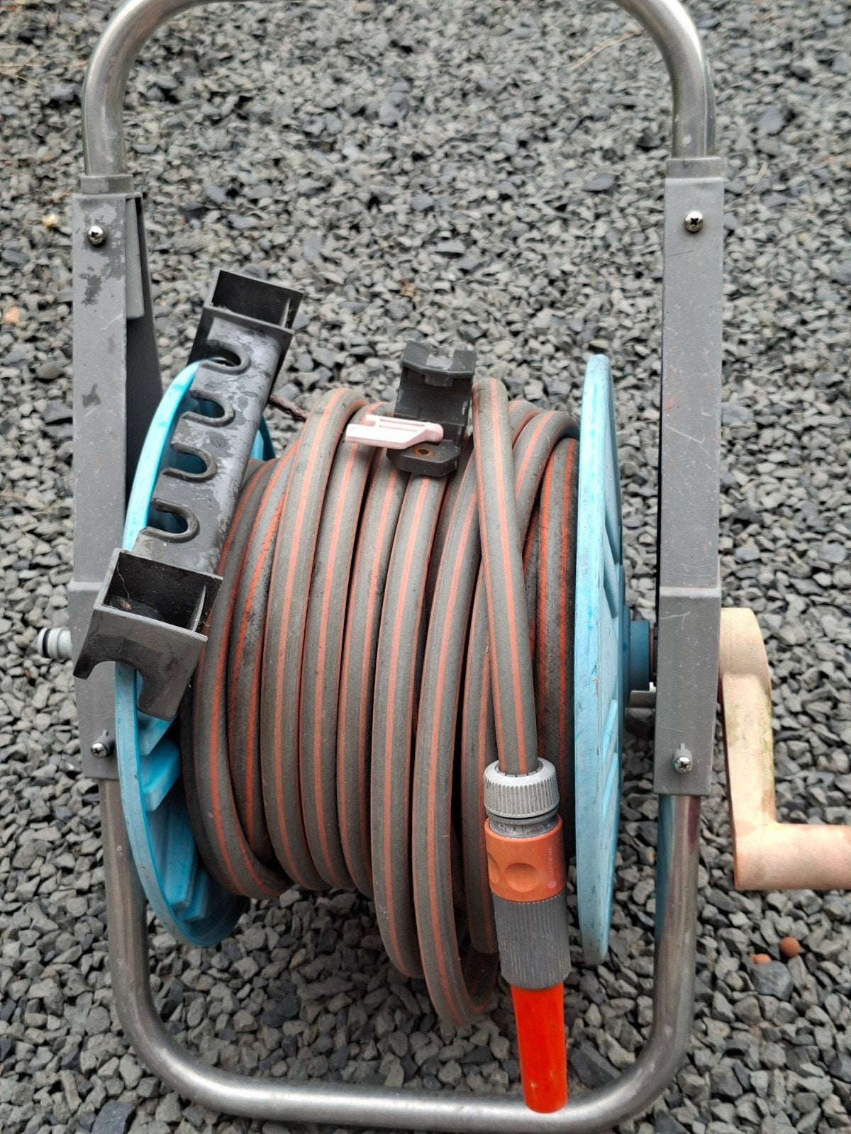 wandrolhouder Gardena met 20 mtr slang Gratis, Ophalen, Gebruikt, Tuinslang