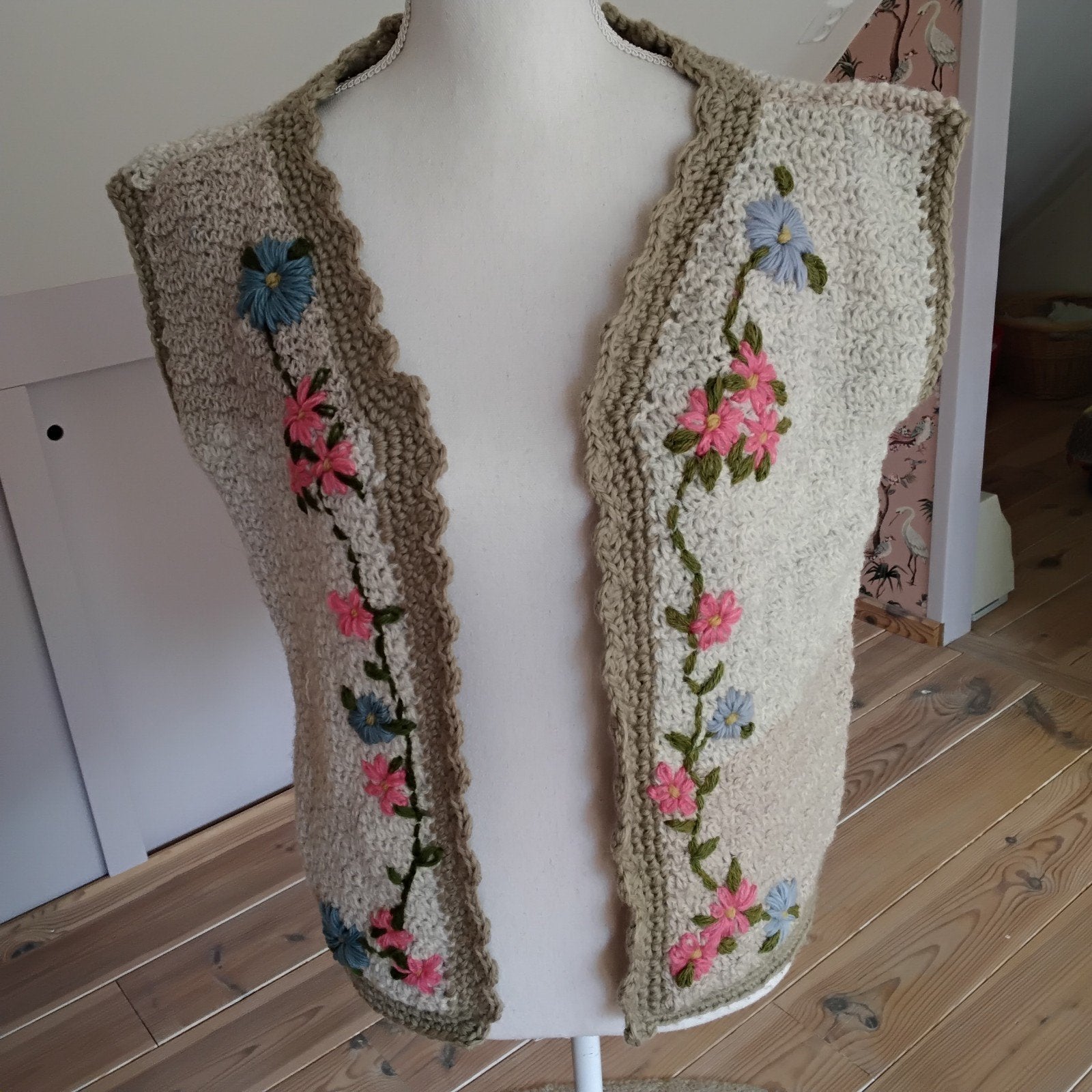 Wollen geborduurd folklore vestje UNIEK, Ophalen of Verzenden, Zo goed als nieuw, Maat 38/40 (M)