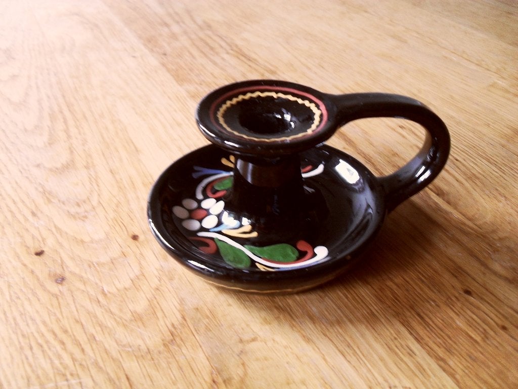 Kandelaar aardewerk zwart met folklore beschildering, Antiek en Kunst, Antiek | Kandelaars, Ophalen of Verzenden, Keramiek of Aardewerk