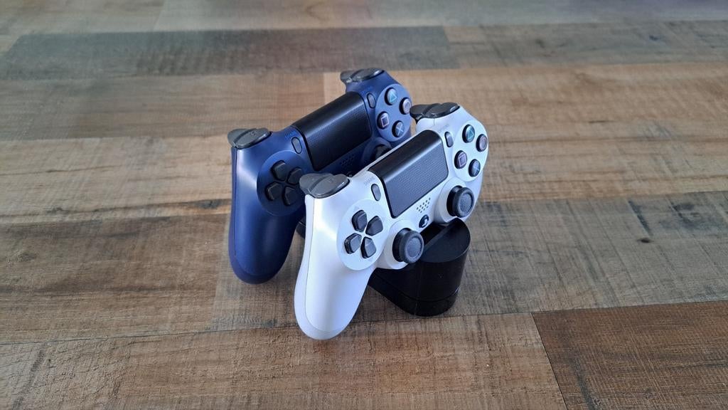Oplaadstation voor PS4 controllers, Spelcomputers en Games, Spelcomputers | Sony PlayStation 4, Ophalen of Verzenden, Zo goed als nieuw