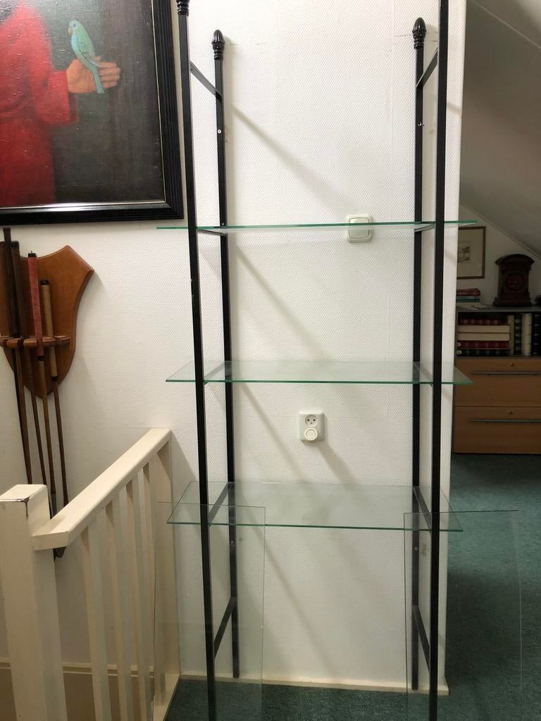 Vitrinekast / open stelling. IJzeren frame, 5 glazen planken, Ophalen, Met plank(en), Gebruikt, 200 cm of meer