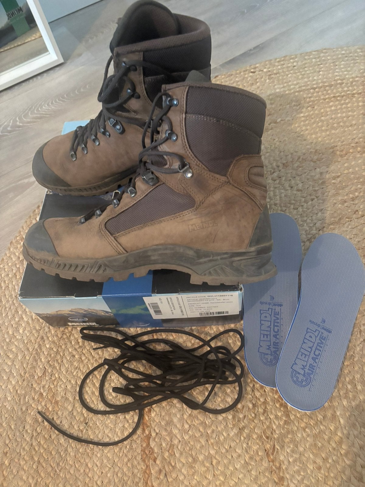 Meindl schoenen maat 10 / 44,5, Studio Larilo, Schoenen, Zo goed als nieuw, Sportstraat 6 Kerkrade