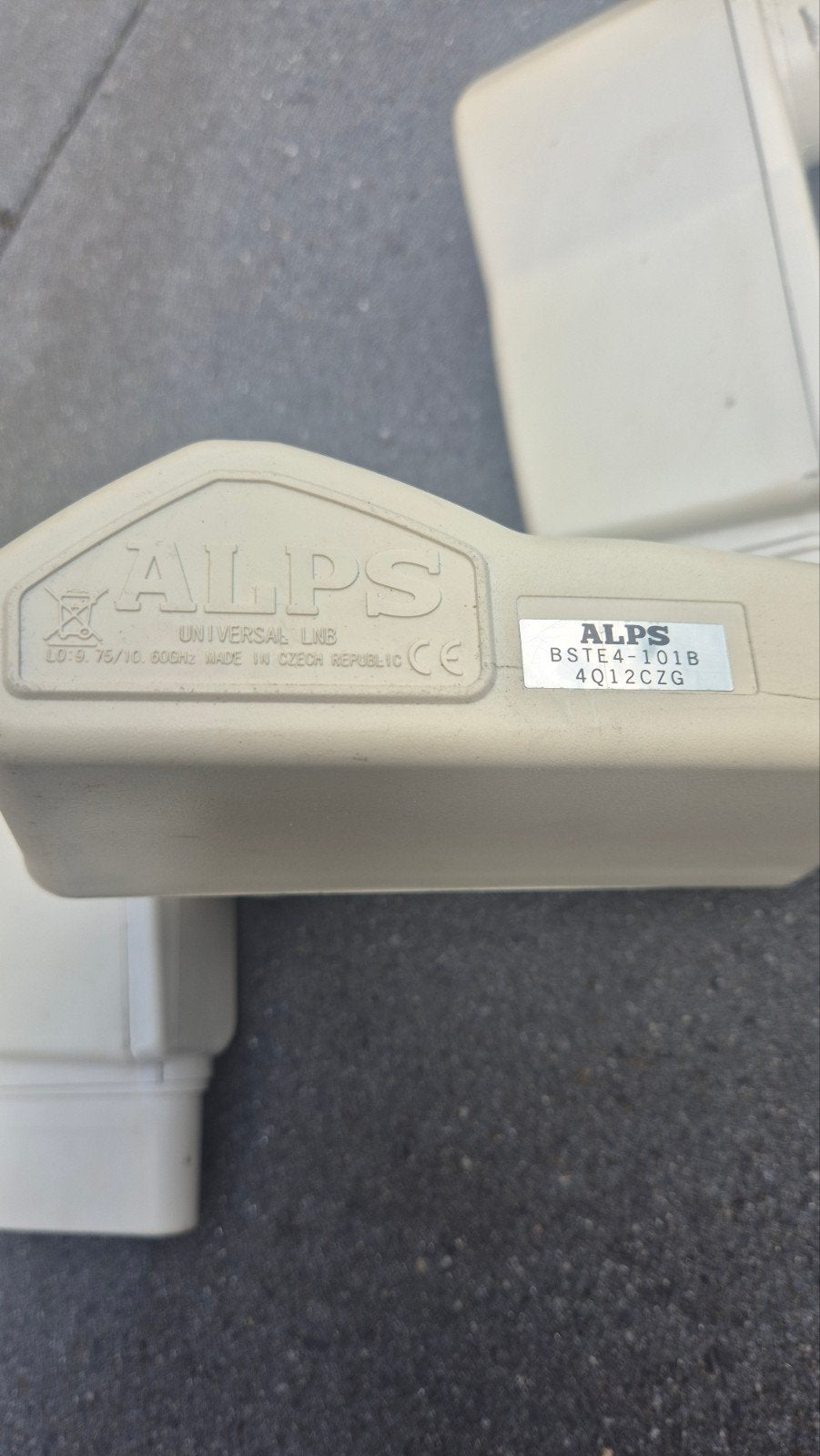 ALPS Universal Quad LNB BSTE4-101B - 4 stuks, Audio, Tv en Foto, Schotelantennes, Ophalen of Verzenden, Gebruikt, (Schotel)antenne