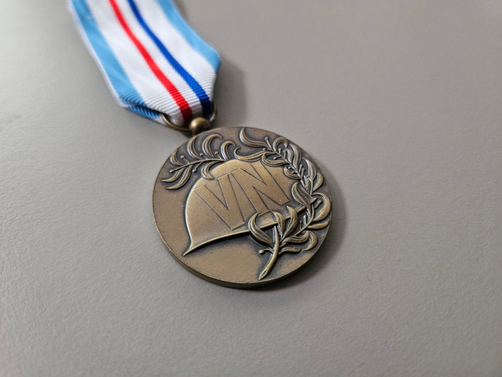 HVN medaille onderscheiding o.a. voor Libanon, Ophalen of Verzenden, Landmacht, Nederland, Lintje, Medaille of Wings