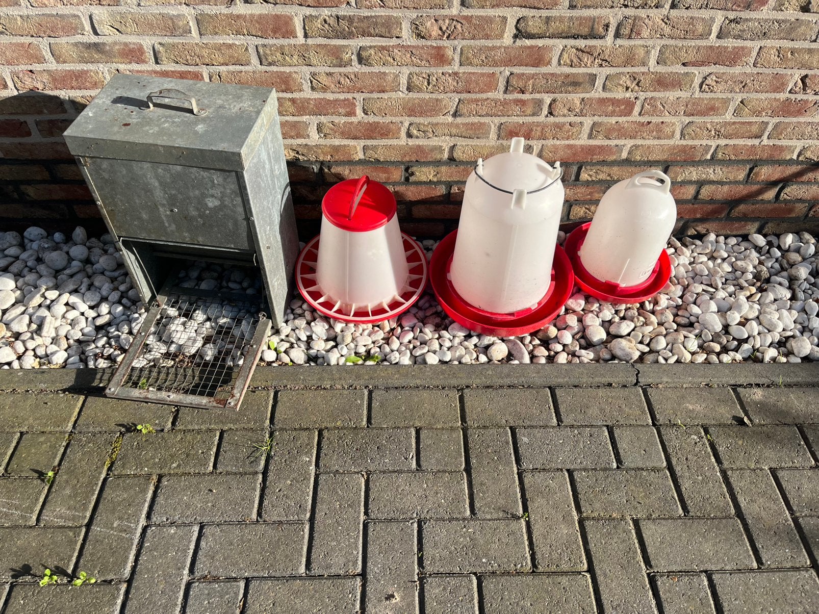 Kippen voerbak  trapbak, Dieren en Toebehoren, Pluimvee | Toebehoren, Ophalen, Zo goed als nieuw, Drinken en Voederen