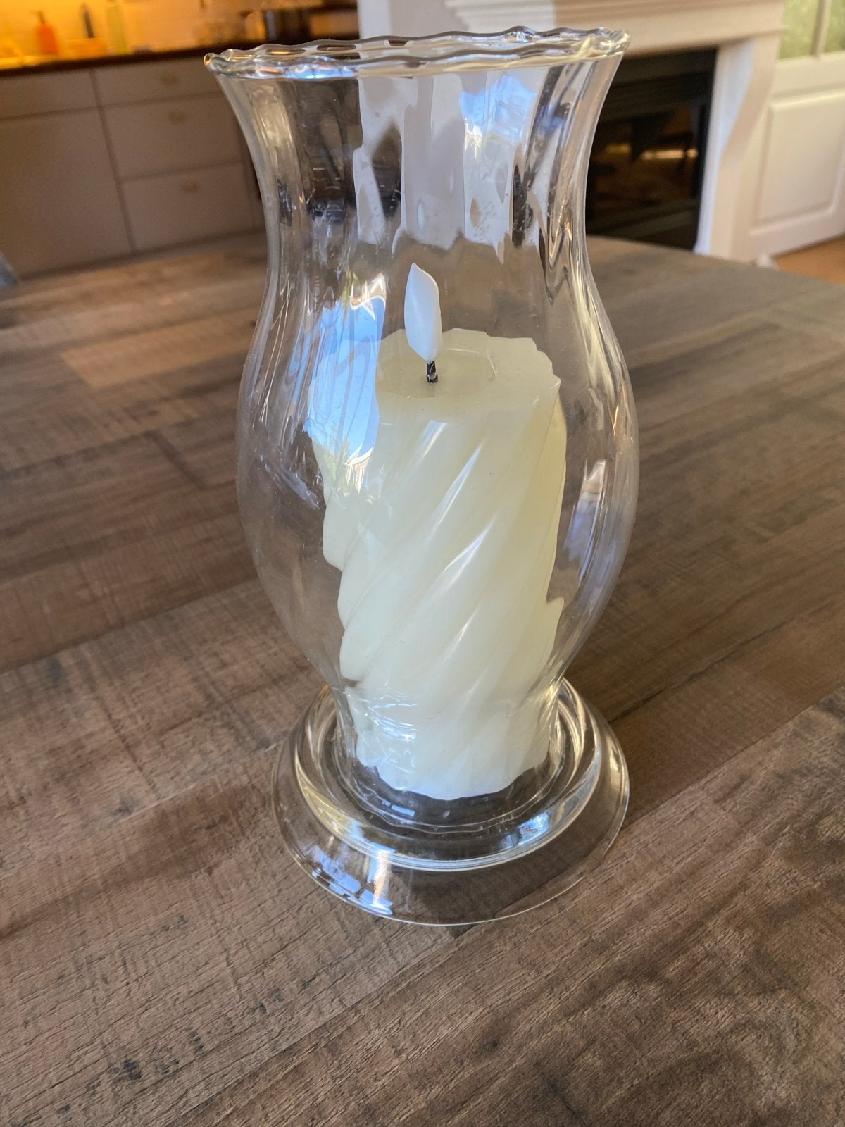 Glazen windlicht met LED kaars, Ophalen of Verzenden, Zo goed als nieuw, Glas, Windlicht