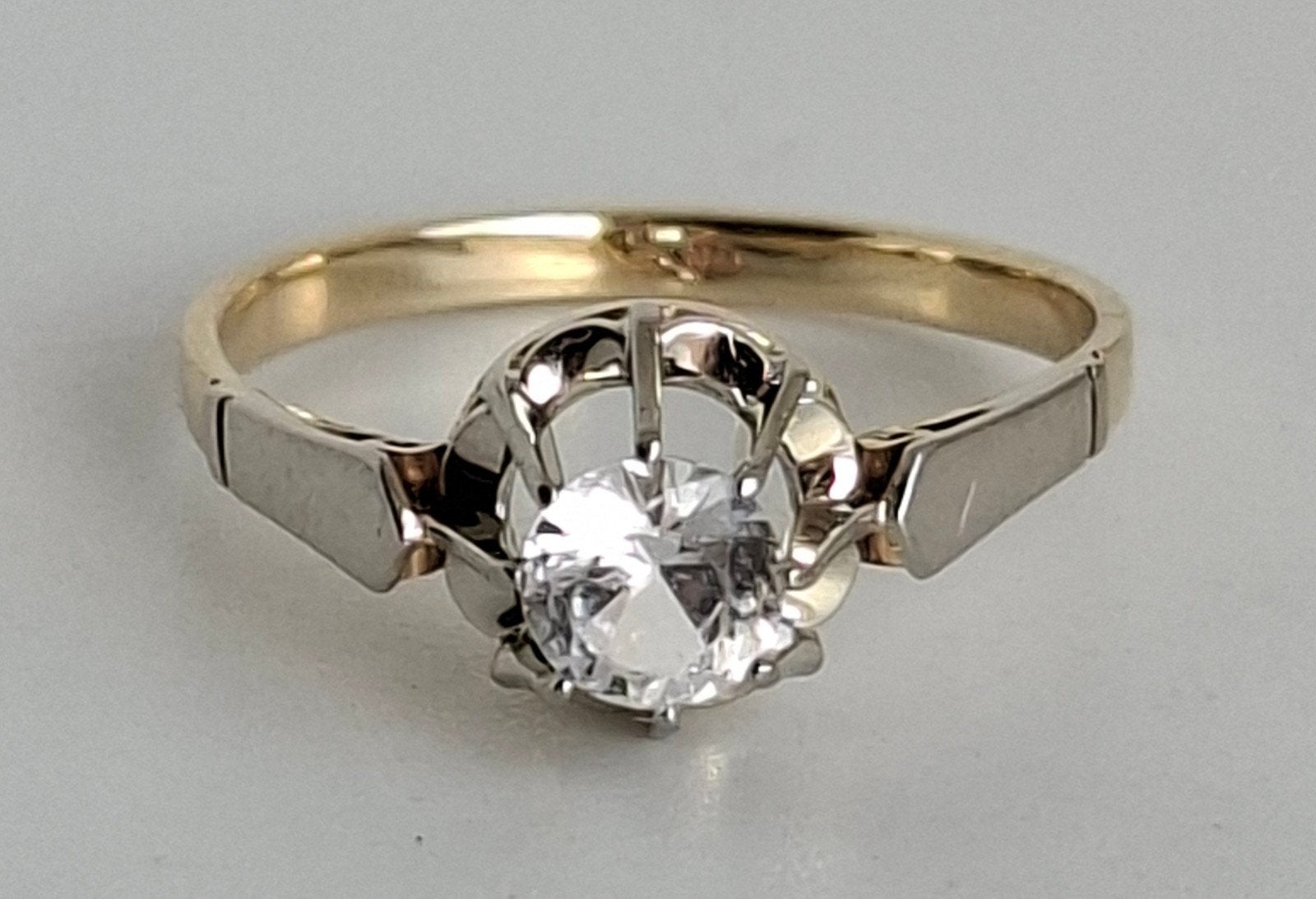 Gouden ring 14 karaat goud solitaire bicolor maat 17, Sieraden, Tassen en Uiterlijk, Ringen, Ophalen of Verzenden, 17 tot 18, Goud