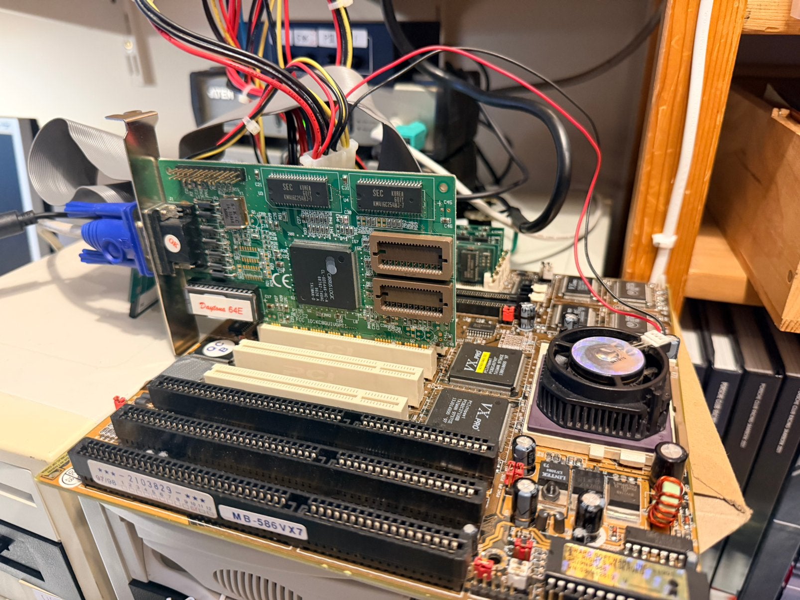 Ability MB-586VX7 V2.5 — Socket 7 + Pentium MMX 166 + 64MB, Ophalen of Verzenden