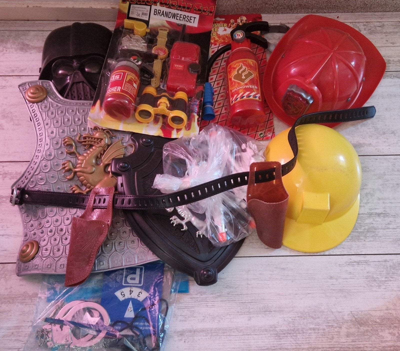 Div. verkleedspullen (brandweer, politie, ridder, piraat ed), Kinderen en Baby's, Carnavalskleding en Verkleedspullen, Ophalen