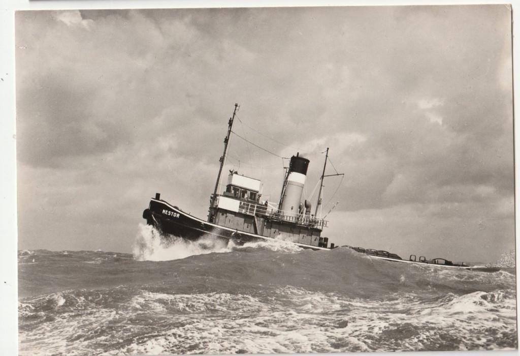 Zeesleepboot Nestor Bureau Wysmuller  sleper 1957 ansicht, Gebruikt, Verzenden, Kaart, Foto of Prent, X