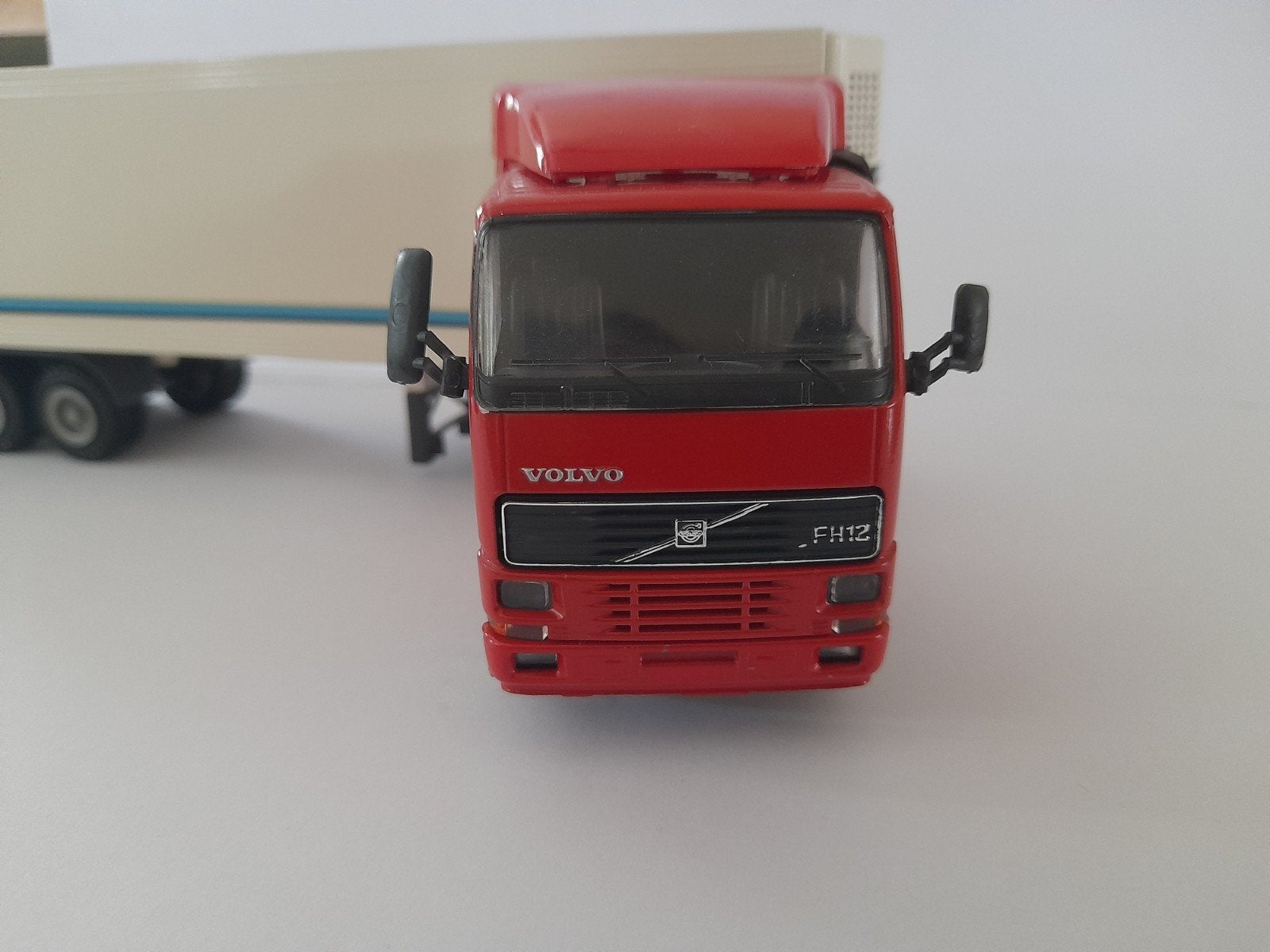 Volvo FH12 vrachtwagen met koeltrailer, Overige merken, 1:32 tot 1:50, Ophalen of Verzenden, Zo goed als nieuw