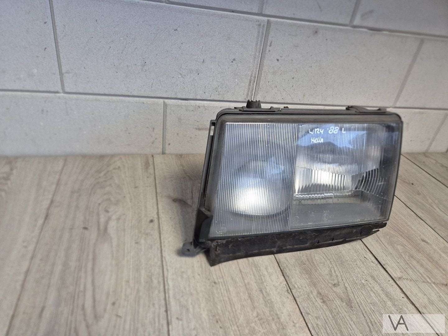 Koplamp links van Mercedes W124 E klasse 1985 - 1995 HELLA, Gebruikt, -, Ophalen of Verzenden, -