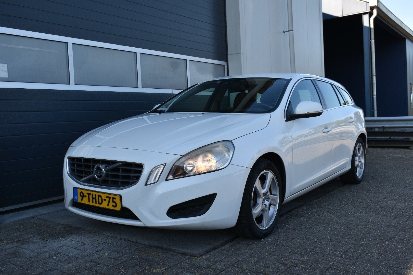 Volvo V60 2.0 D3 Kinetic, Auto's, Voorwielaandrijving, Euro 5, 1502 kg, Gebruikt