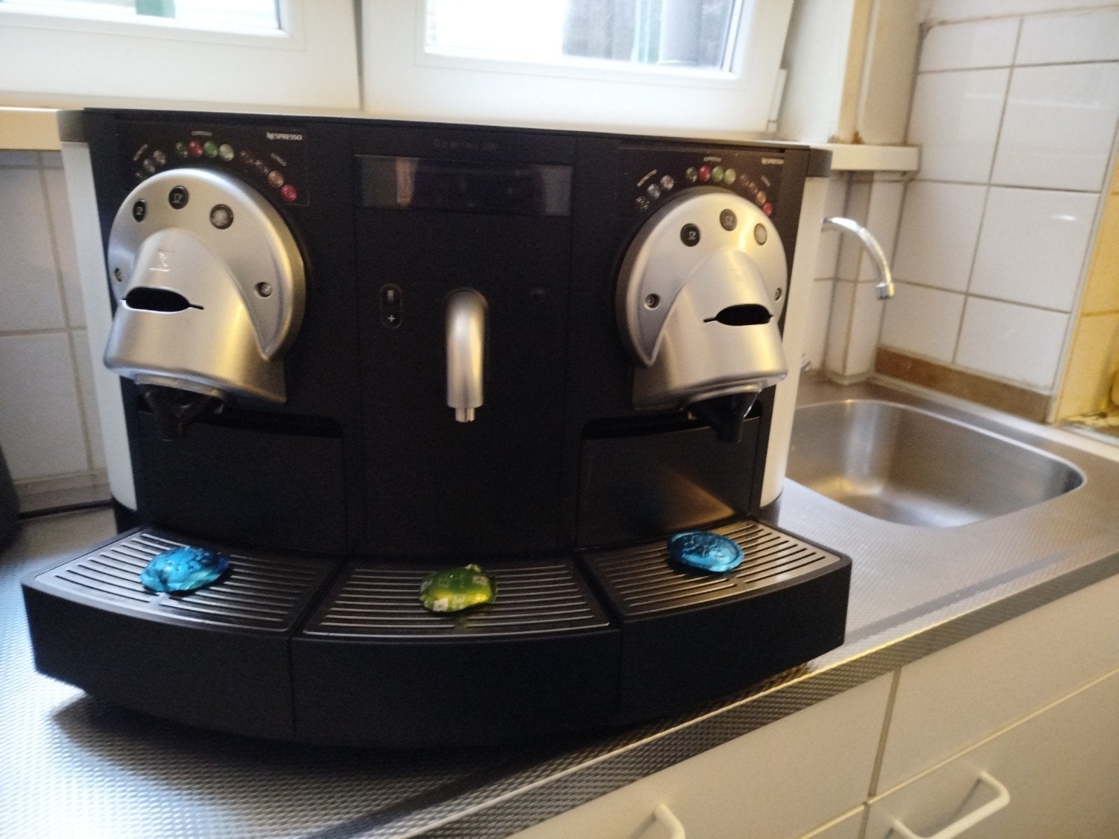 Nespresso Gemini CS220 Pro - Professionele Koffiemachine, Witgoed en Apparatuur, Koffiezetapparaten, Ophalen, Koffiepads en cups