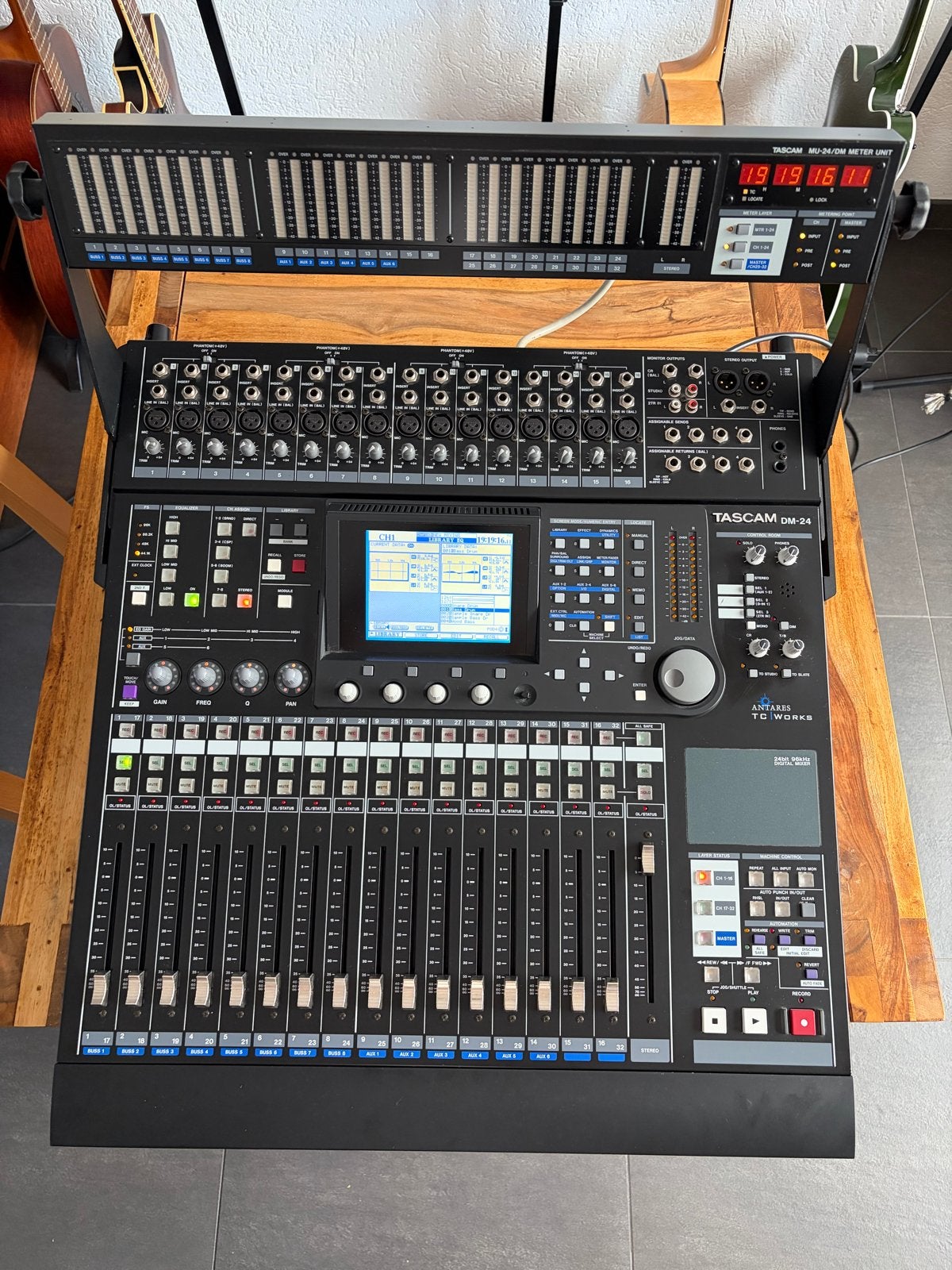 Tascam DM24 Digitale Mixer met Meterbrug en ADAT-kaart, Ophalen, Gebruikt, 20 kanalen of meer, Microfooningang