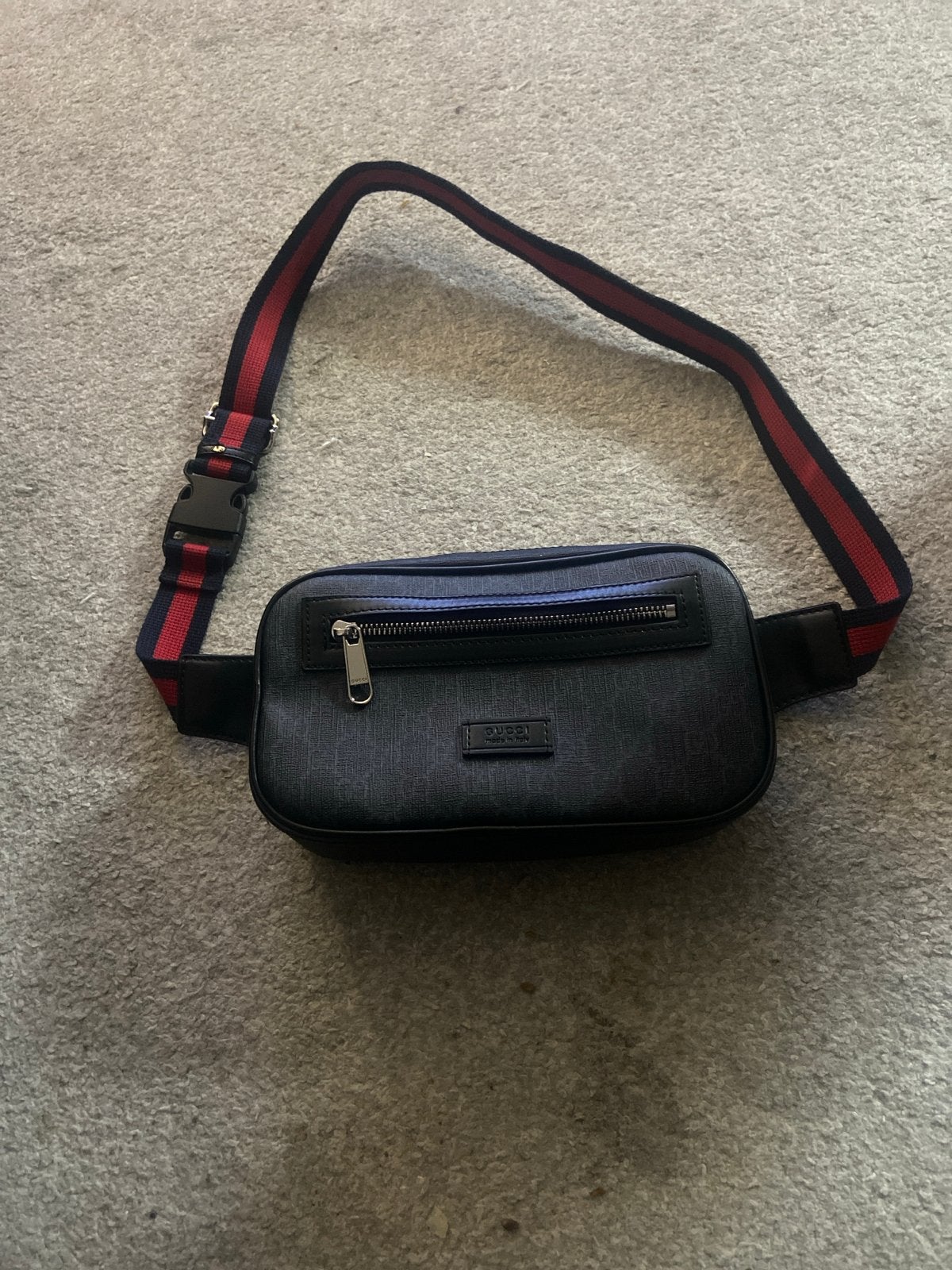 Gucci heuptas/crossbody tas in GG Supreme canvas, Ophalen, Zo goed als nieuw, Zwart