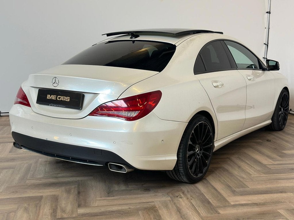 Mercedes-Benz CLA-klasse 200 Edition 1|AUTOMAAT|PANO|, Auto's, Mercedes-Benz, Gebruikt, 715 kg, Wit, Bedrijf