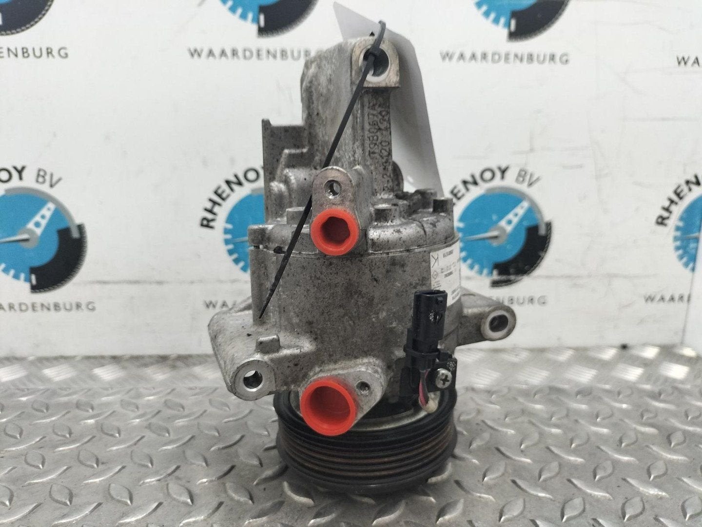 DACIA DUSTER AIRCO COMPRESSOR / AIRCOPOMP 2020, Ophalen of Verzenden, Gebruikt, Stiba lid